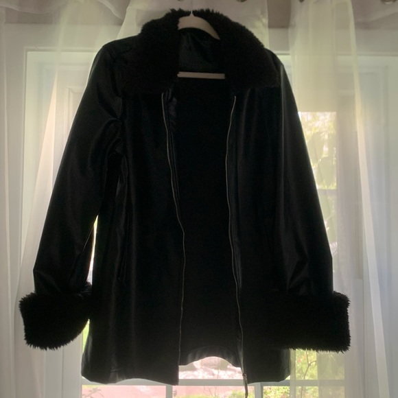 Oversized fur lined faux leather jacket, fits like a large, brand unknown - Picture 2 of 4
